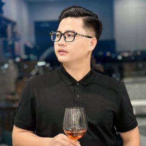 Đậu Đức Huy — Giám Đốc Marketing Carezone Và Hành Trình Kiến Tạo Thương Hiệu Sức Khỏe Trọn Vẹn